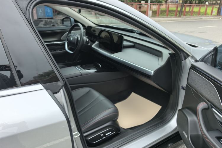 Used XPeng P7 2021 670G Interior 9