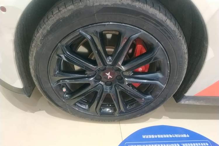 Used XPeng P7 2021 562E Pengyi Performance Edition Left Front Wheel Hub