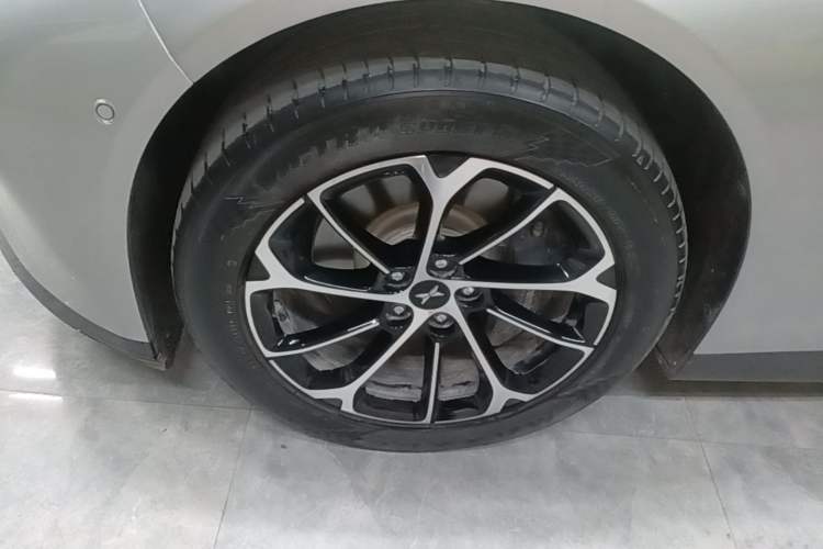 Used XPeng P7 2021 670G Left Front Wheel Hub