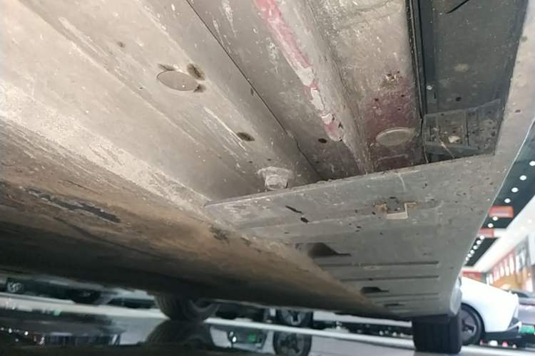 Used XPeng P7 2021 562E Pengyi Performance Edition Left Side Sill