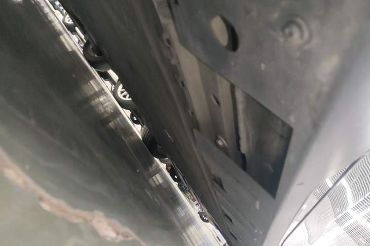 Used XPeng P7 2021 480N Left Side Sill