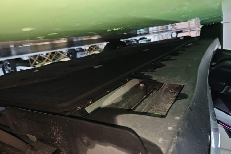 Used XPeng P7 2021 480N Left Side Sill