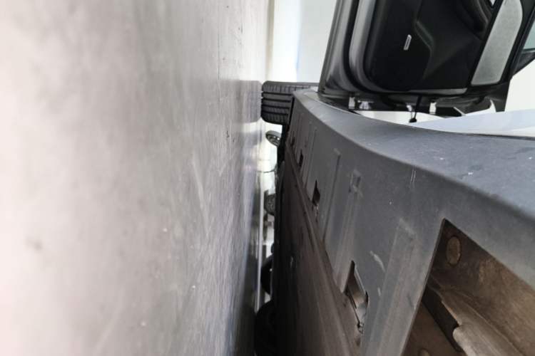 Used XPeng P7 2021 480N Left Side Sill