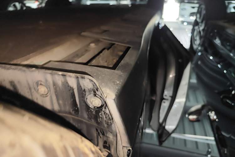 Used XPeng P7 2021 562E Pengyi Performance Edition Left Side Sill