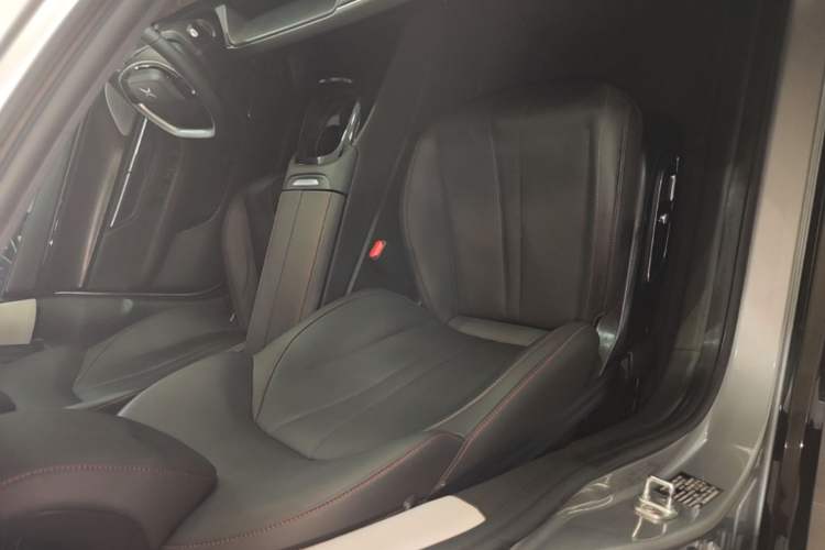 Used XPeng P7 2021 670G Right Front Seat