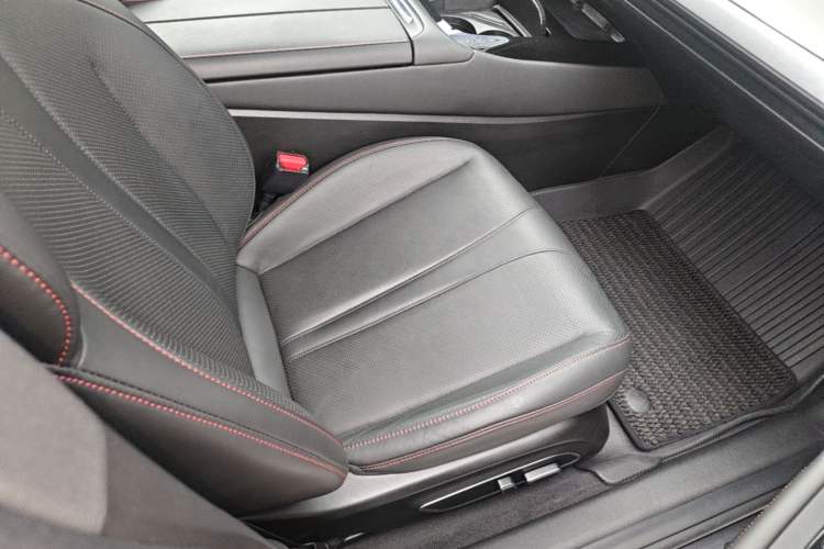 Used XPeng P7 2021 562E Pengyi Performance Edition Right Front Seat