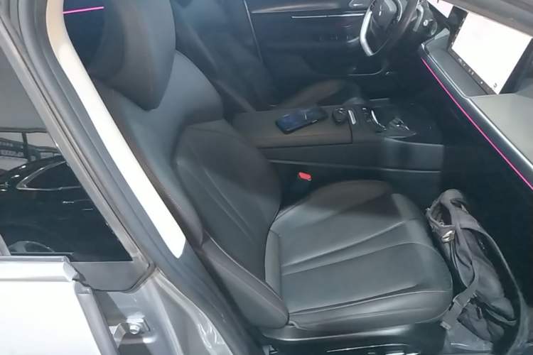 Used XPeng P7 2021 670G Right Front Seat