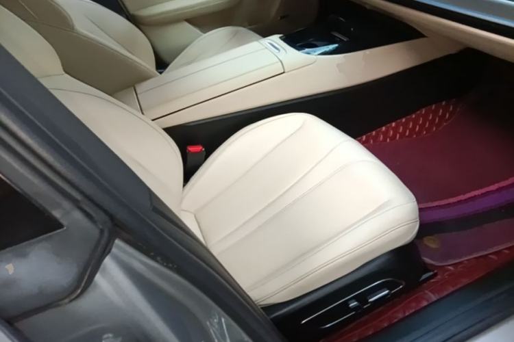 Used XPeng P7 2021 670G Right Front Seat