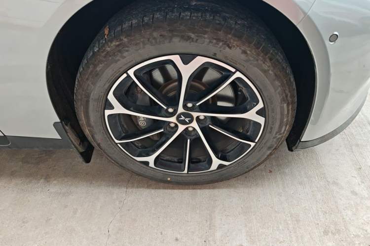 Used XPeng P7 2021 480N Right Front Wheel Hub