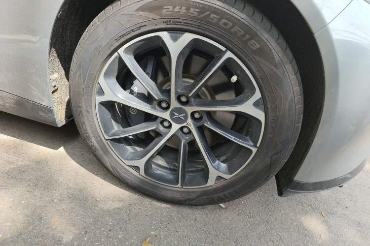Used XPeng P7 2021 670G Right Front Wheel Hub