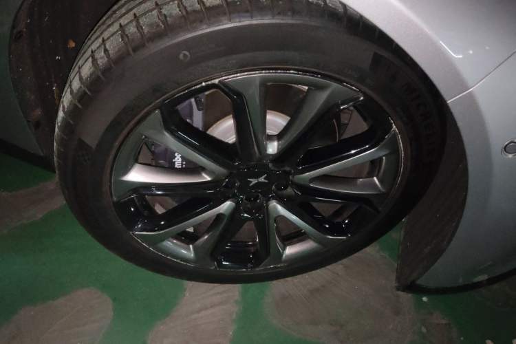 Used XPeng P7 2021 480N Right Front Wheel Hub