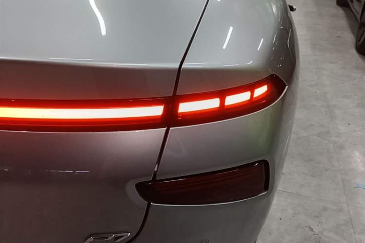 Used XPeng P7 2021 670G Right Rear Taillight