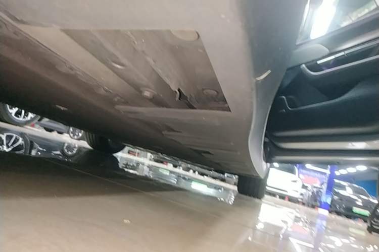 Used XPeng P7 2021 480N Right Side Sill