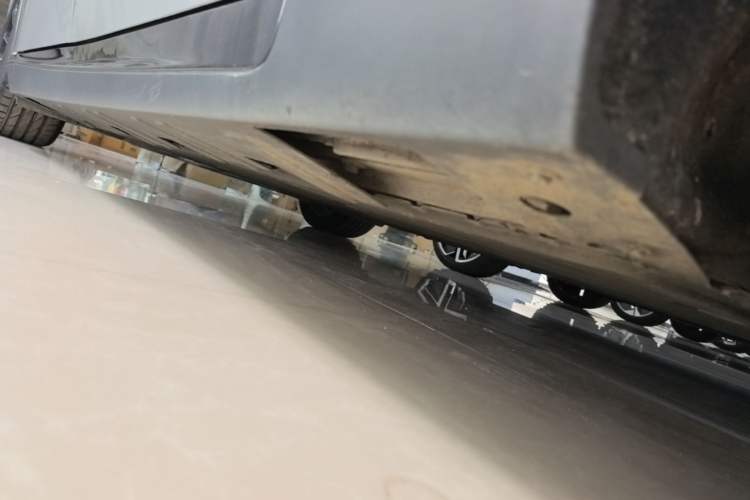 Used XPeng P7 2021 480N Right Side Sill