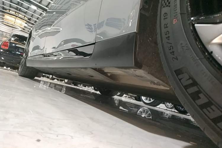 Used XPeng P7 2021 670G Right Side Sill