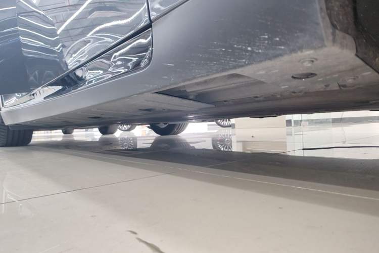 Used XPeng P7 2021 480E Right Side Sill