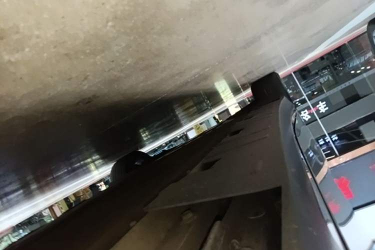 Used XPeng P7 2021 670G Right Side Sill