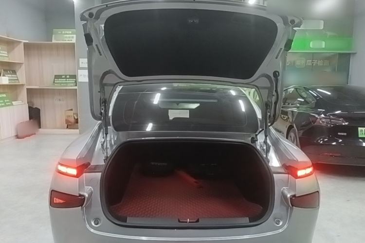 Used XPeng P7 2021 670G Trunk