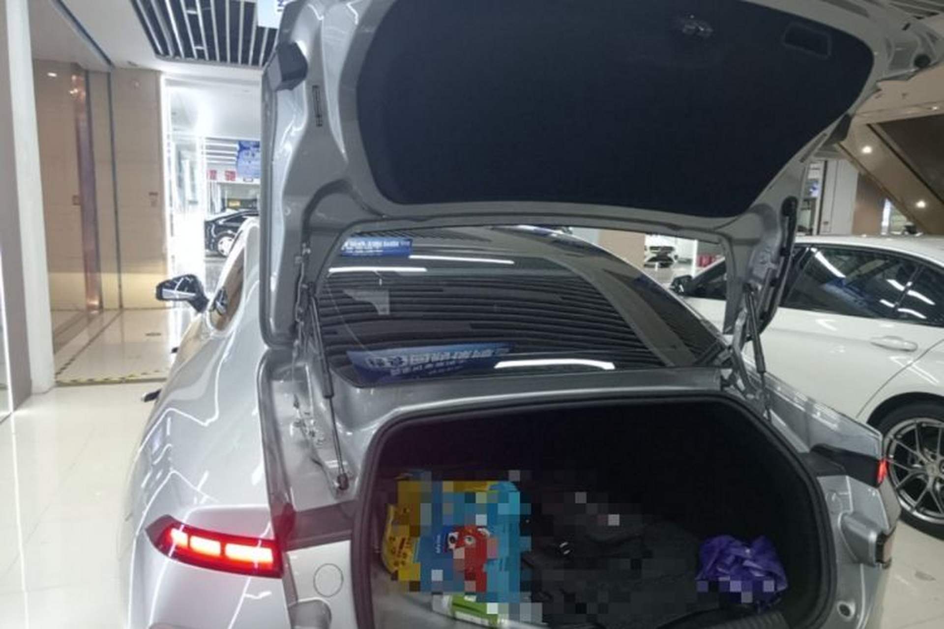 Used XPeng P7 2021 480N Trunk