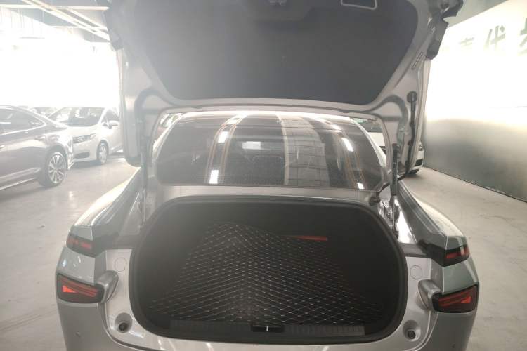 Used XPeng P7 2021 670G Trunk