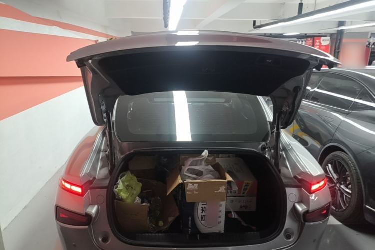 Used XPeng P7 2021 670G Trunk