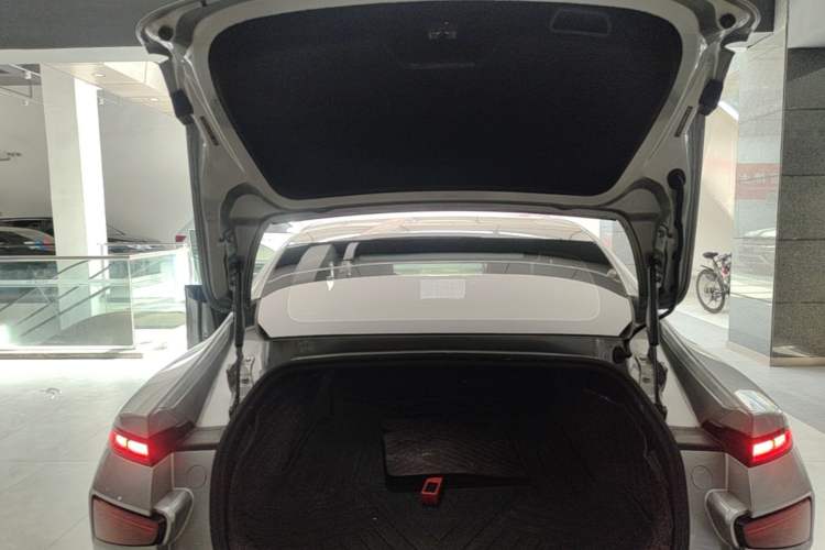 Used XPeng P7 2021 480N Trunk