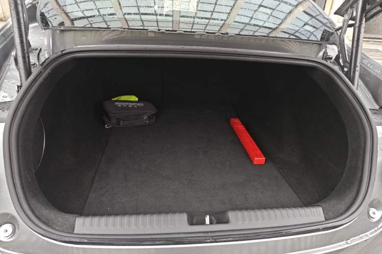 Used XPeng P7 2021 562E Pengyi Performance Edition Trunk