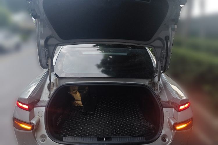 Used XPeng P7 2021 670G Trunk