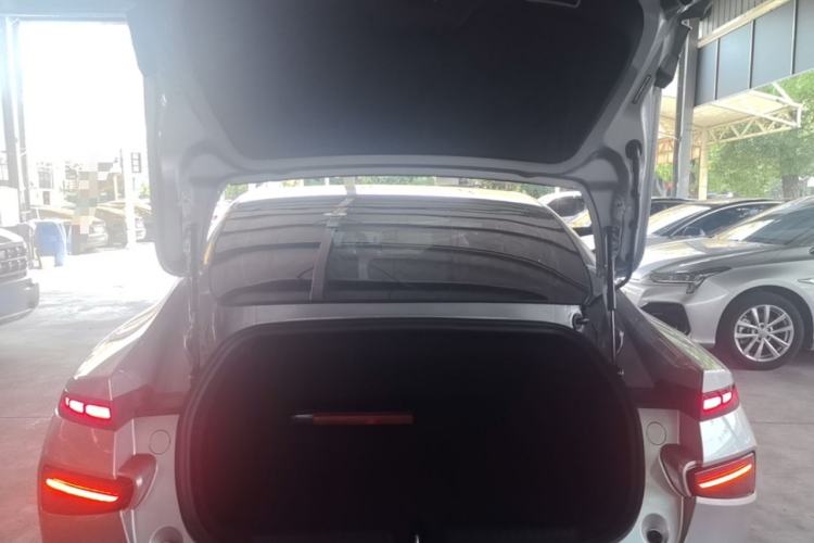 Used XPeng P7 2021 670G Trunk
