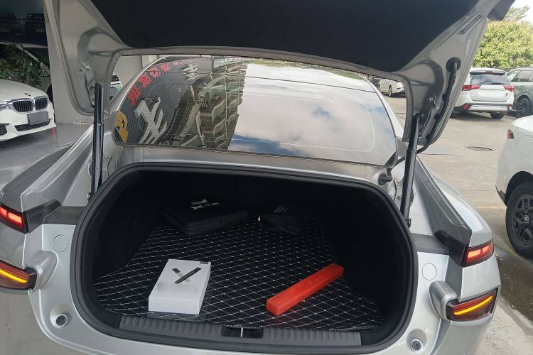 Used XPeng P7 2021 480N Trunk