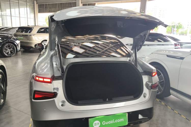 Used XPeng P7 2021 480E Trunk