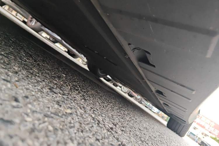 Used XPeng P7 2021 670G Chassis Front Left