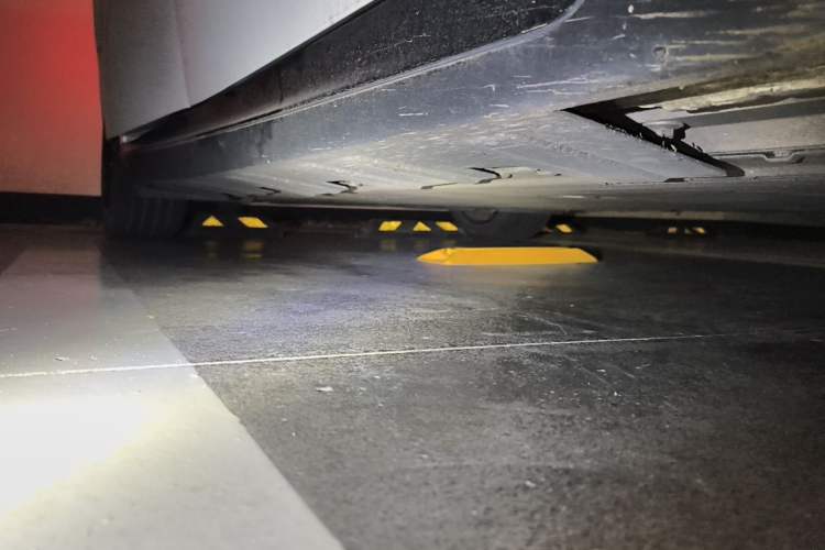 Used XPeng P7 2021 480E Chassis Front Right