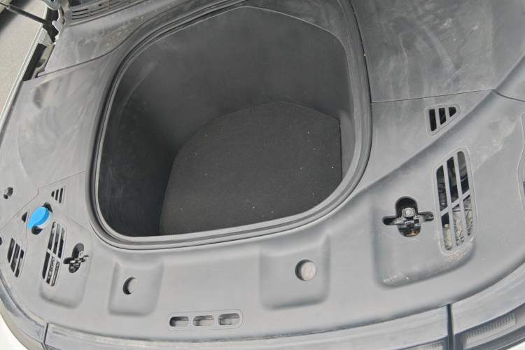 Used XPeng P7 2021 480E Engine Bay