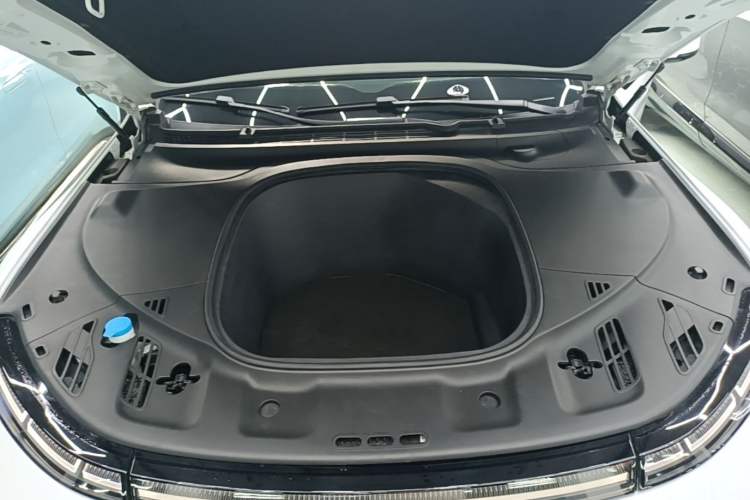 Used XPeng P7 2021 480N Engine Bay