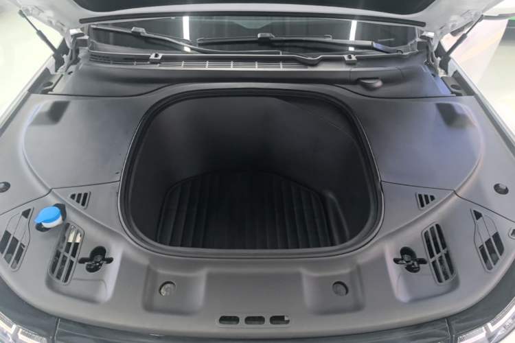 Used XPeng P7 2021 480E Engine Bay