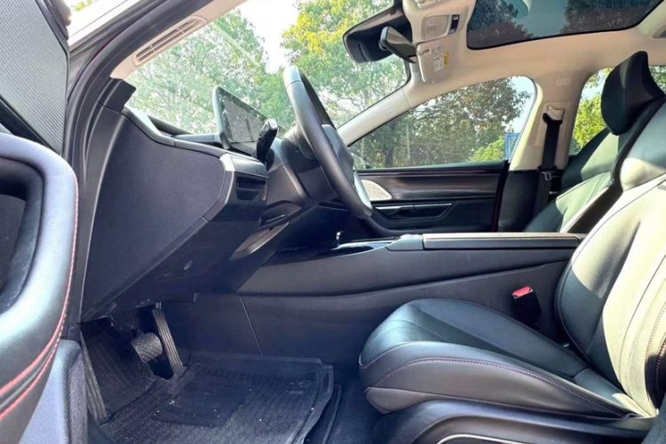 Used XPeng P7 2021 480N Interior 4