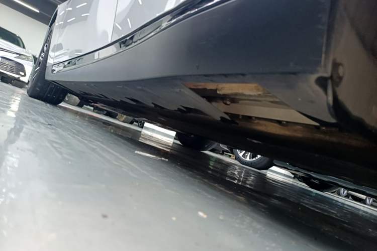 Used XPeng P7 2021 480N Left Side Sill