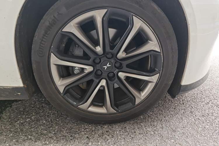 Used XPeng P7 2021 670G Right Front Wheel Hub