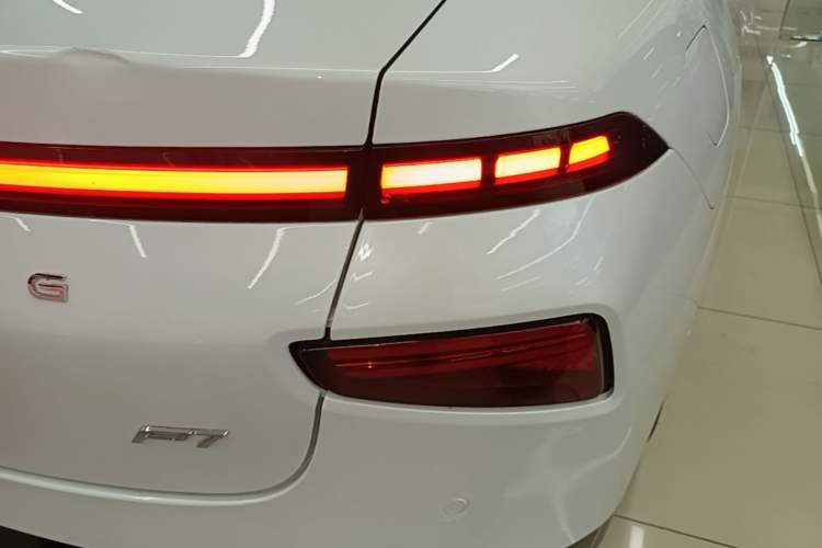Used XPeng P7 2021 480N Right Rear Taillight