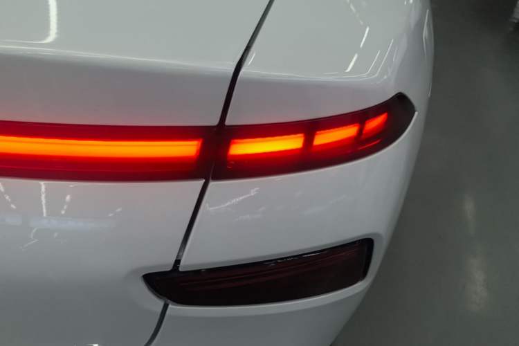 Used XPeng P7 2021 480E Right Rear Taillight
