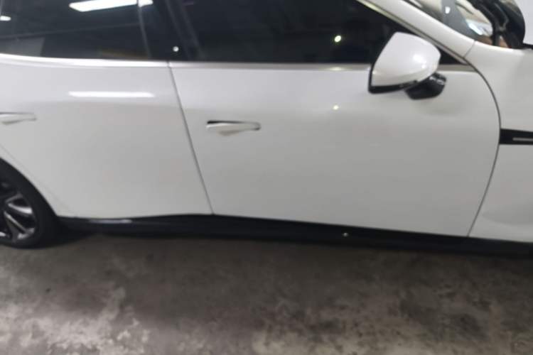 Used XPeng P7 2021 480N Right Side Sill