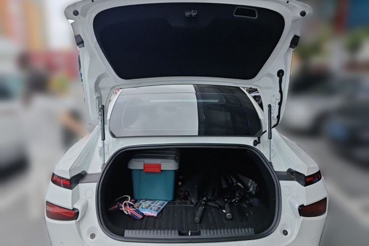 Used XPeng P7 2021 670G Trunk