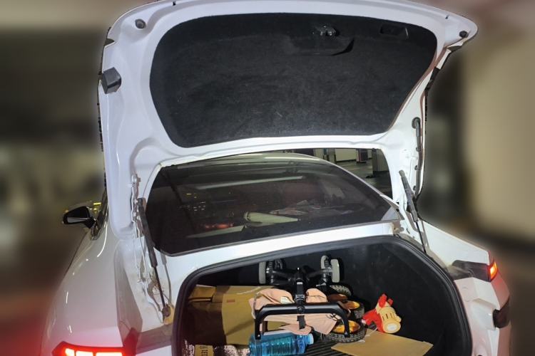 Used XPeng P7 2021 480E Trunk