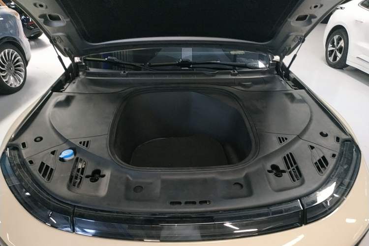 Used XPeng P7 2021 480N Engine Bay
