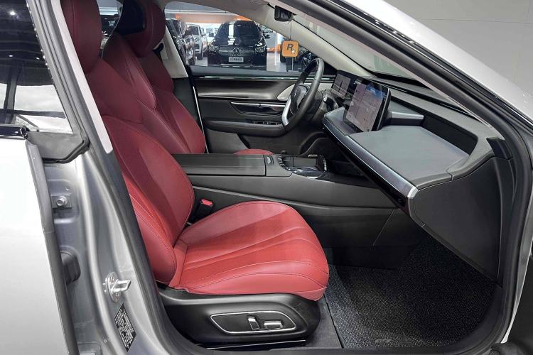 Used XPeng P7 2021 480N Interior 1
