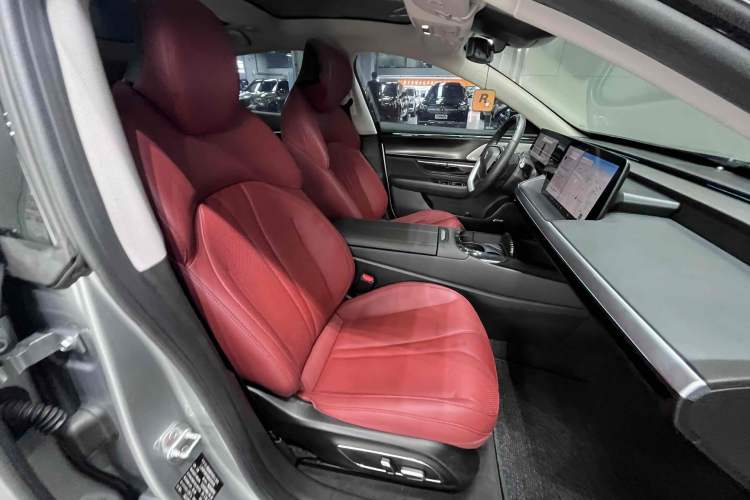 Used XPeng P7 2021 480N Interior 2