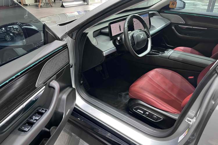 Used XPeng P7 2021 480N Interior 6