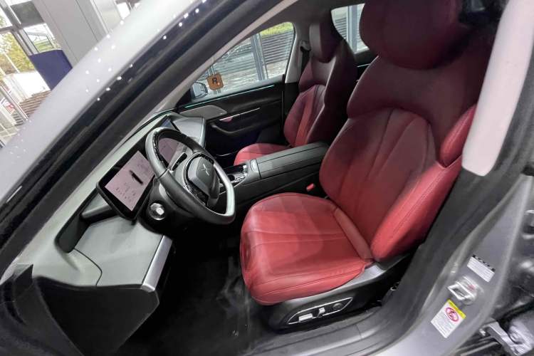 Used XPeng P7 2021 480N Interior 8