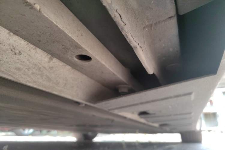 Used XPeng P7 2022 625E Chassis Front Left